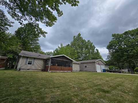 6709 C E Houghton Lake Drive, Houghton Lake, MI 48629