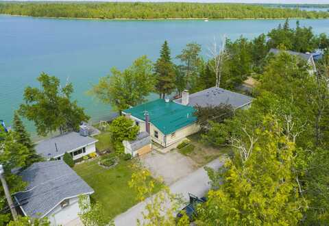 9319 Blue Horizon Road, Presque Isle, MI 49777