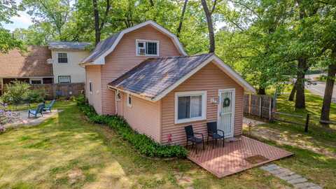 2303 Iroquois Avenue, Prudenville, MI 48651
