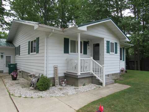 110 Chippewa Trail, Prudenville, MI 48651