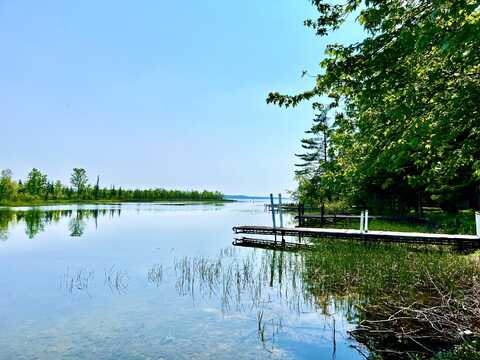 2940 Wooden Drive, Cheboygan, MI 49721