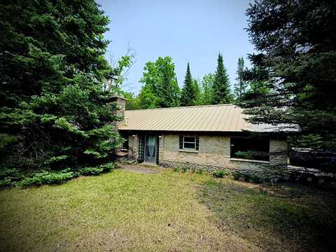 9150 W M-68, Indian River, MI 49749