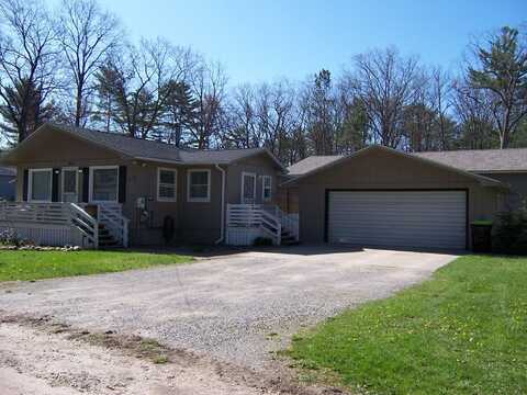 225 Goebel Avenue, Roscommon, MI 48653