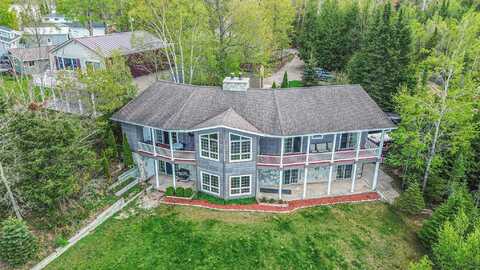 5560 Chestnut Drive, Cheboygan, MI 49721