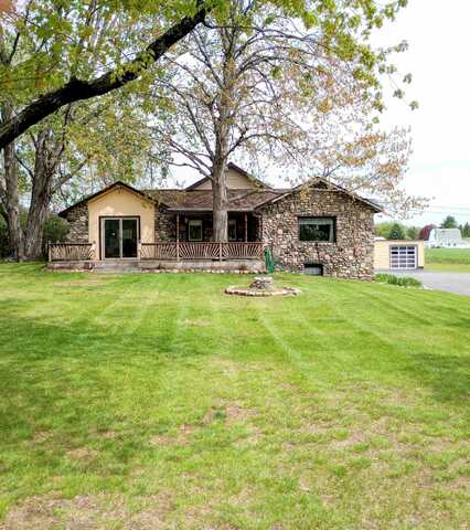 8110 Perry Road, Houghton Lake, MI 48629