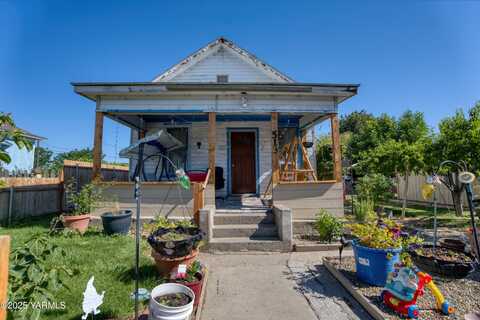 513 Washington St, Mabton, WA 98935