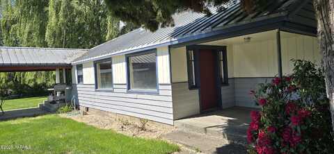 9810 US Hwy 12 Ave, Naches, WA 98937