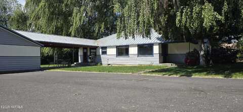 9810 US Hwy 12 Ave, Naches, WA 98937