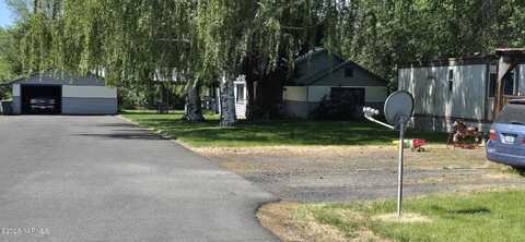 9810 US Hwy 12 Ave, Naches, WA 98937