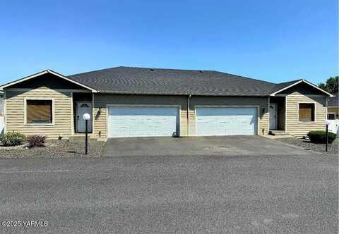 3103 Swan Ave, Yakima, WA 98902