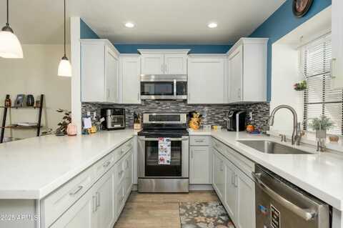 921 W UNIVERSITY Drive, Mesa, AZ 85201