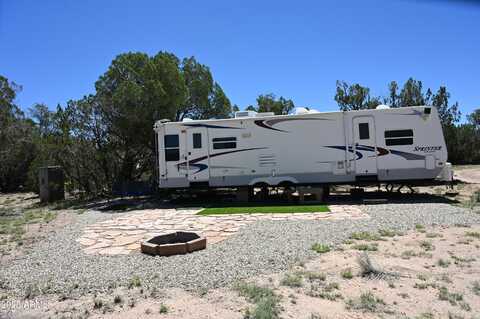 35800 W SILENT SHADOWS Trail, Seligman, AZ 86337