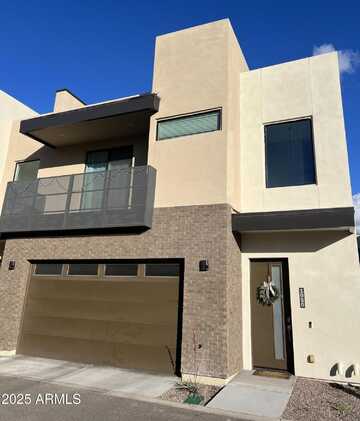 901 S SMITH Road, Tempe, AZ 85281