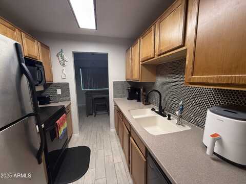7550 N 12th Street, Phoenix, AZ 85020