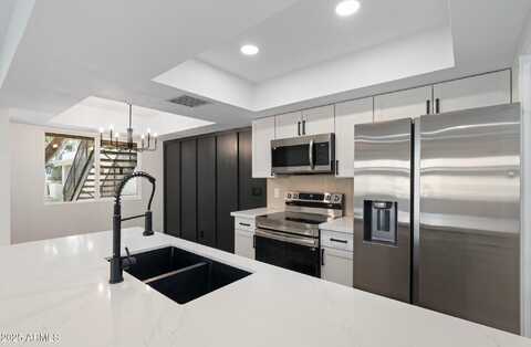 520 N STAPLEY Drive, Mesa, AZ 85203