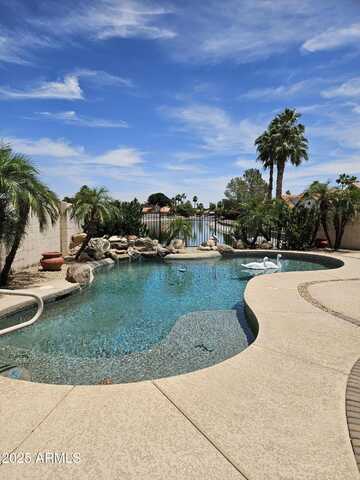 7724 W TOPEKA Drive W, Glendale, AZ 85308