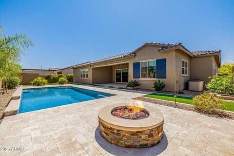 2072 E BLACKHAWK Court, Gilbert, AZ 85298
