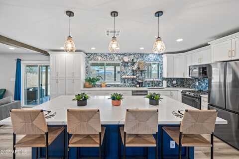 101 E LAUREL Avenue, Gilbert, AZ 85234