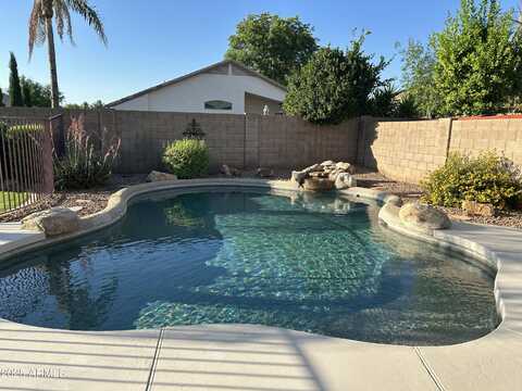2092 E SMOKE TREE Road, Gilbert, AZ 85296