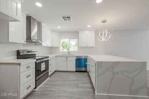 4307 E Walatowa Street, Phoenix, AZ 85044