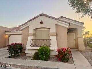 1260 S LINDSAY Road, Mesa, AZ 85204