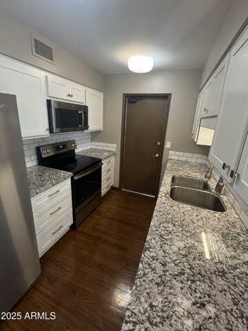 17841 N Del Webb Boulevard, Sun City, AZ 85373