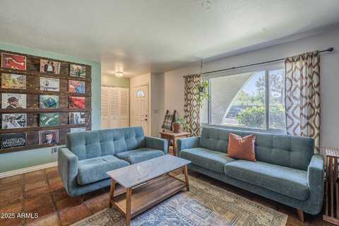 2818 E CLARENDON Avenue, Phoenix, AZ 85016
