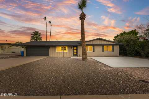 1911 E LAWRENCE Road, Phoenix, AZ 85016
