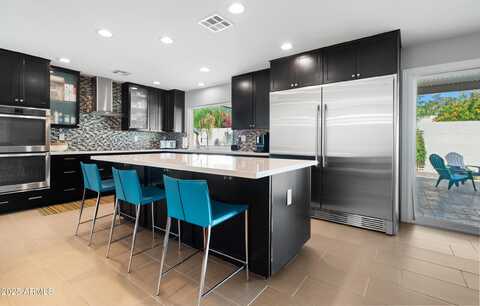 7533 N 8TH Street, Phoenix, AZ 85020