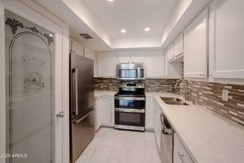 7970 E CAMELBACK Road, Scottsdale, AZ 85251