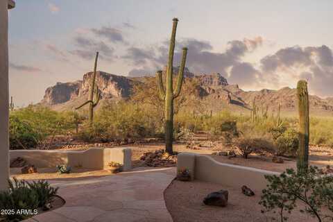 148 N LA BARGE Road, Apache Junction, AZ 85119