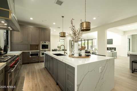 2315 E MINE CREEK Road, Phoenix, AZ 85024