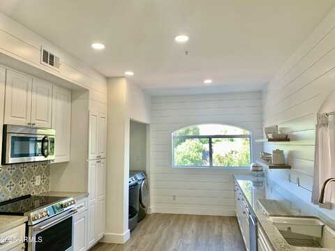8653 E ROYAL PALM Road, Scottsdale, AZ 85258