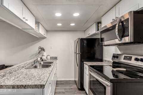 461 W HOLMES Avenue, Mesa, AZ 85210