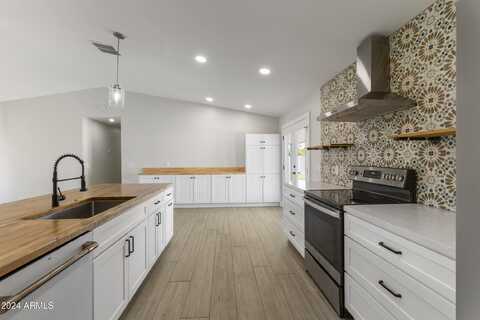 6802 E BEVERLY Lane, Scottsdale, AZ 85254