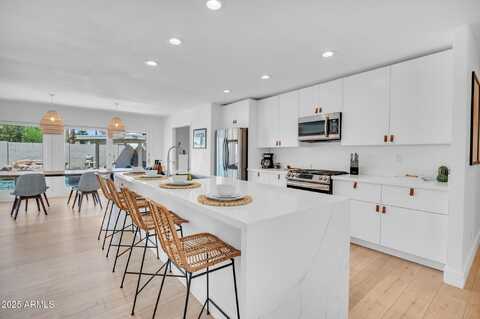 8614 E ROSE Lane, Scottsdale, AZ 85250
