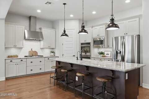 10154 E BERGERON Avenue, Mesa, AZ 85212