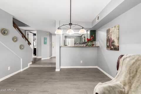 2121 W UNION HILLS Drive, Phoenix, AZ 85027