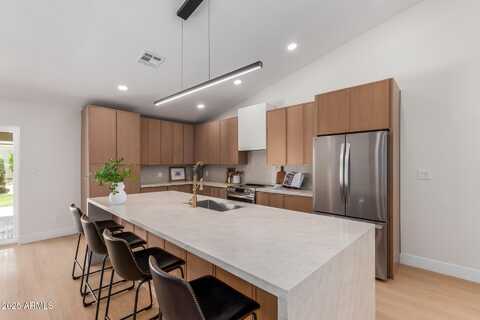 4532 E SANDRA Terrace, Phoenix, AZ 85032