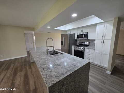 3849 W MAUNA LOA Lane, Phoenix, AZ 85053