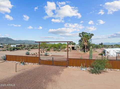 50702 W HECTOR Road, Aguila, AZ 85320