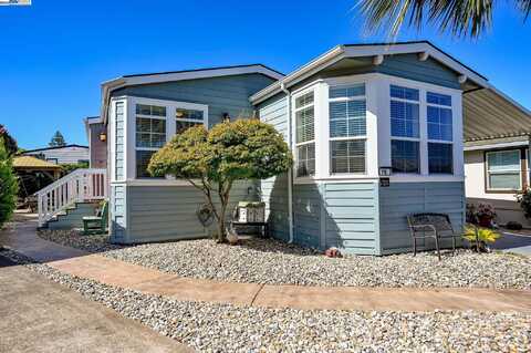 3263 Vineyard Ave., #116, Pleasanton, CA 94566