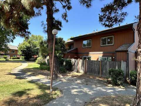 38623 Cherry Ln, Fremont, CA 94536