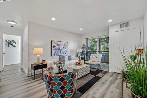 3173 Wayside Plz, Walnut Creek, CA 94597