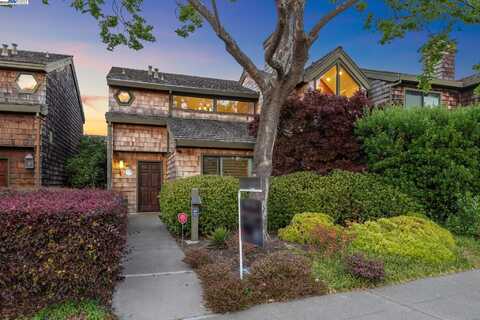 817 Harbor Rd, Alameda, CA 94502