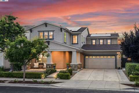2305 Augusta Ave, Tracy, CA 95377