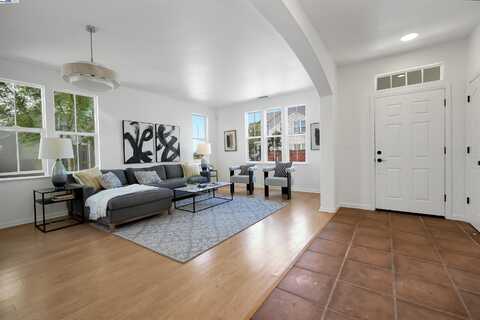 1165 Cottage Ln, Hercules, CA 94547