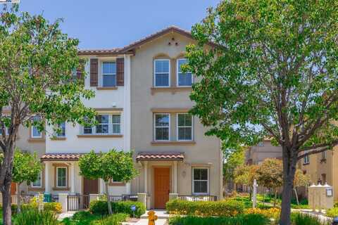 1062 Martin Luther King Dr, Hayward, CA 94541