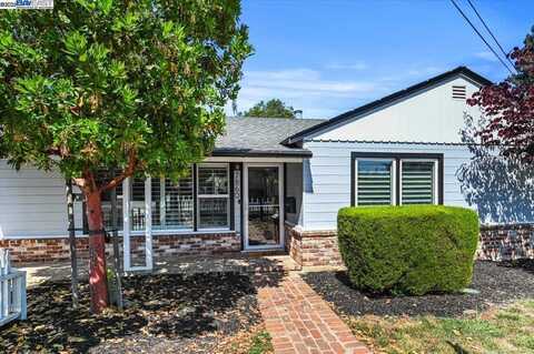 17860 Almond Rd, Castro Valley, CA 94546