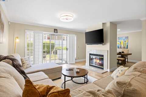 5574 Baldwin Way, Pleasanton, CA 94588